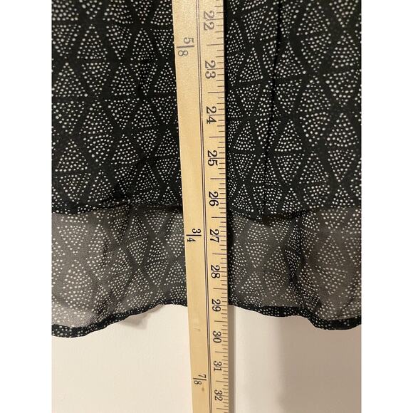 H&M Size 6 Blouse Black Sleeveless Button Sheer Chiffon Great with Leggings - Picture 6 of 7